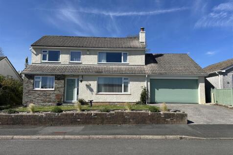 Tavistock 5 bed detached house for sale