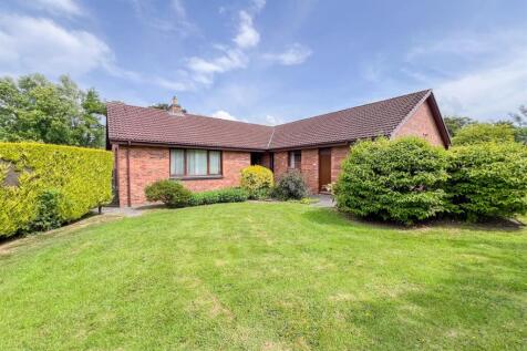4 bedroom detached bungalow for sale