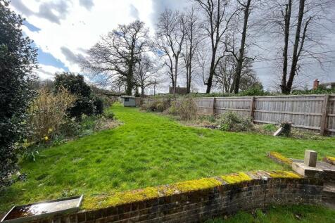 2 bedroom detached house for sale
