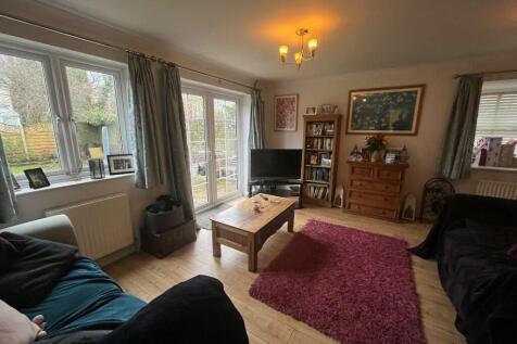 3 bedroom link detached house for sale