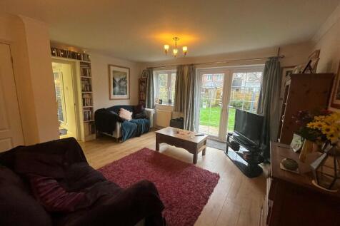 3 bedroom link detached house for sale
