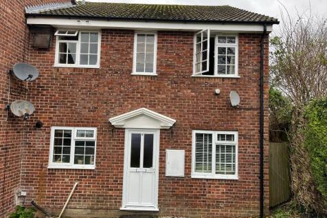 Morely Place, Hungerford RG17 2 bed maisonette for sale