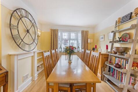 3 bedroom town house for sale