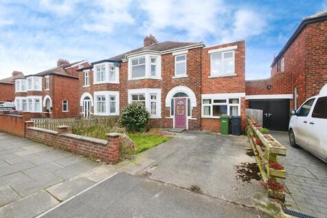Heworth Road, North Yorkshire YO31 4 bed semi