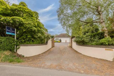 Gawsworth Road, Macclesfield SK11 4 bed bungalow for sale