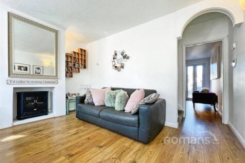 Murrin Road, Maidenhead, Berkshire 3 bed terraced house for sale