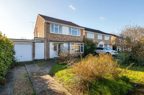 Marbeck Close, Windsor, Berkshire 3 bed detached house for sale