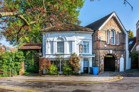 Madeira Walk, Windsor, Berkshire 3 bed semi