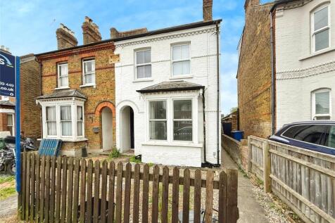 Bolton Road, Windsor, Berkshire 1 bed maisonette for sale