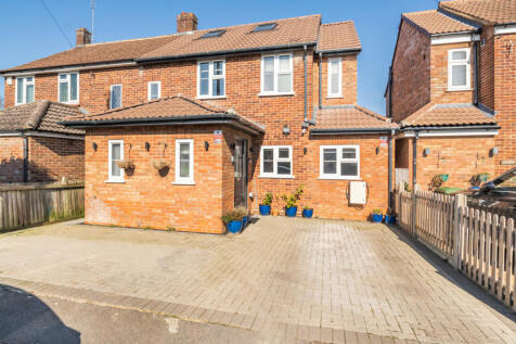 Peel Close, Windsor, Berkshire 5 bed semi