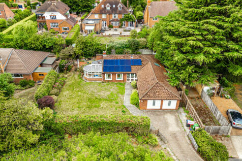Ramsey Close, Hertfordshire AL1 4 bed bungalow for sale