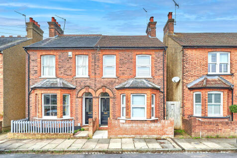 Warwick Road, Hertfordshire AL1 3 bed semi