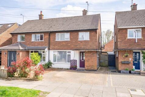 Grasmere Road, Hertfordshire AL1 3 bed semi