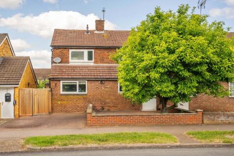 St. Vincent Drive, Hertfordshire AL1 3 bed semi