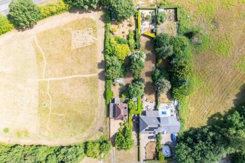 London Road, Hertfordshire AL1 3 bed detached house for sale