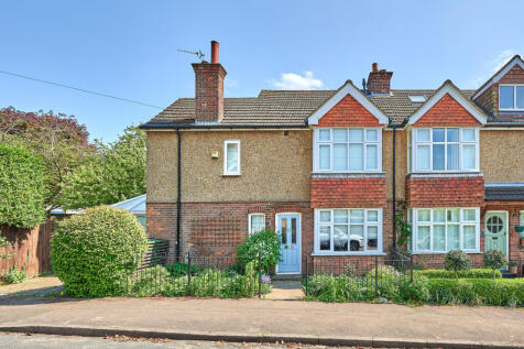 Bloomfield Road, Hertfordshire AL5 3 bed semi