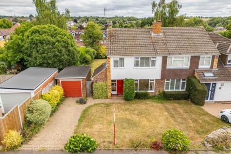 Barton Close, St Albans AL5 3 bed semi