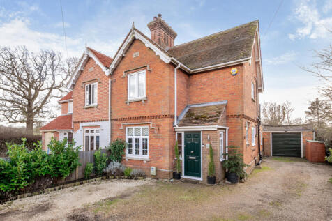 Woodside Green, Bishop's Stortford CM22 3 bed semi