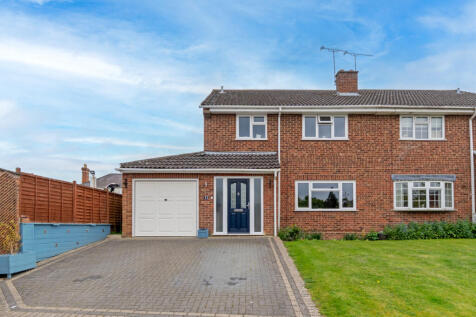 Bentfield Gardens, Stansted CM24 4 bed semi