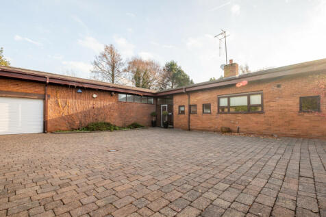 Kintour Road, Lytham St. Annes, FY8 3 bed detached house for sale