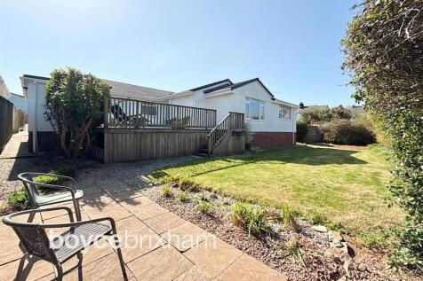 4 bedroom detached bungalow for sale