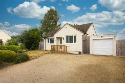 Hollow Street, Great Somerford 3 bed detached bungalow for sale