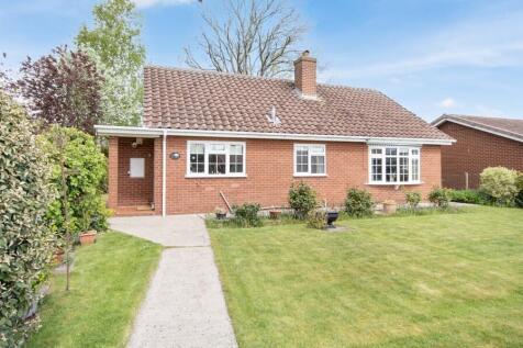 2 bedroom detached bungalow for sale