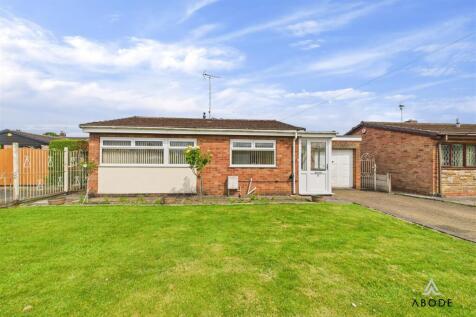 2 bedroom detached bungalow for sale