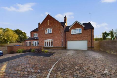 6 bedroom detached house for sale