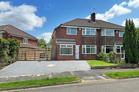 3 bedroom semi-detached house for sale