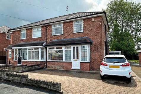 3 bedroom semi-detached house for sale