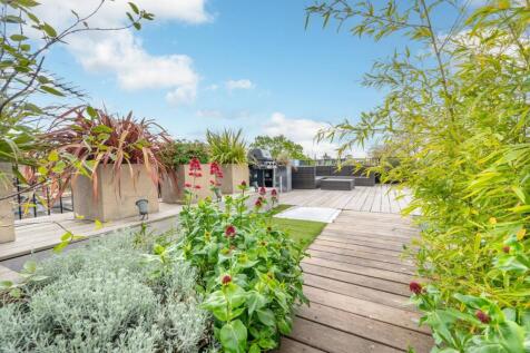 St Stephens Gardens, Notting Hill... 2 bed flat for sale