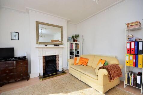 Lysia Street, Bishop's Park, London, SW6 1 bed flat for sale