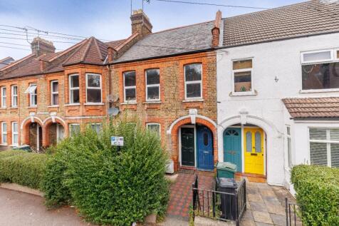2 bedroom maisonette for sale