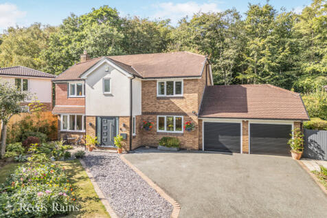 Bradfield Close, Woodland Glade... 5 bed detached house for sale
