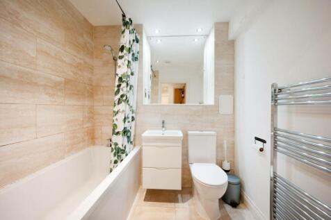 Abbey Road, Colliers Wood, London, SW19 2 bed flat for sale