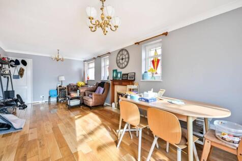 Louis Fields, Fairlands, Guildford, GU3 4 bed bungalow for sale