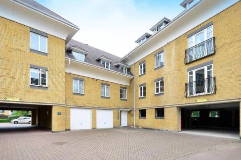 Century Court, Woking, Surrey, GU21 2 bed flat for sale