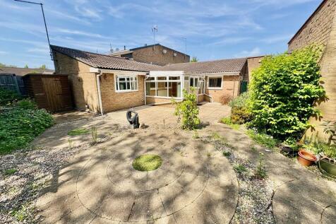 2 bedroom semi-detached bungalow for sale