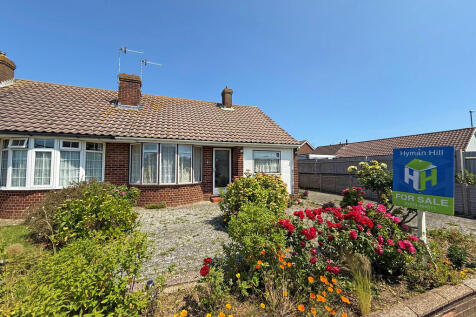 2 bedroom semi-detached bungalow for sale