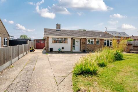 Cause End Road, Wootton, Bedford 3 bed detached bungalow for sale