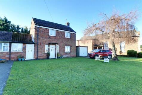 2 bedroom link detached house for sale