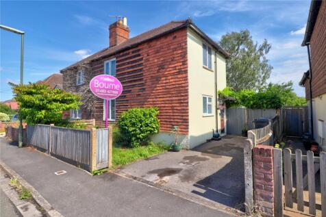 Furze Lane, Godalming, Surrey, GU7 3 bed semi
