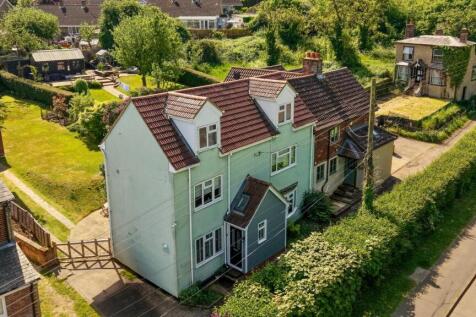 4 bedroom semi-detached house for sale