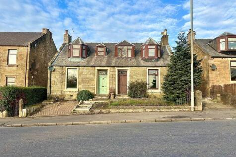 4 bedroom semi-detached villa for sale
