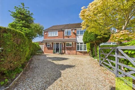 4 bedroom semi-detached house for sale