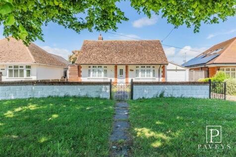 Main Road, Great Holland 2 bed detached bungalow for sale