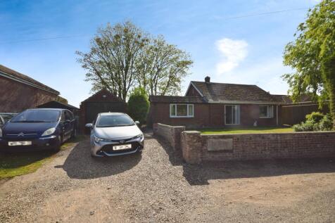 St Michaels Lane, Wainfleet St Mary PE24 3 bed detached bungalow for sale
