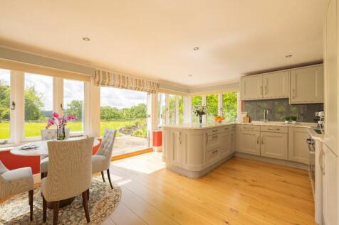 High Street, Burwash 4 bed cottage for sale