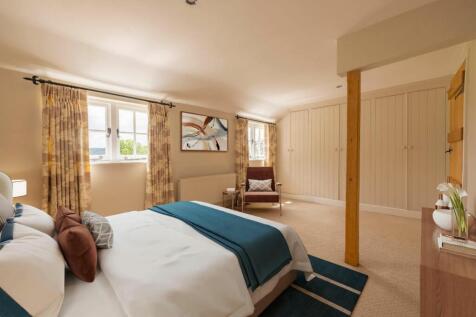 4 bedroom cottage for sale